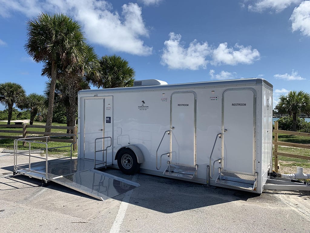 trailer porta potty